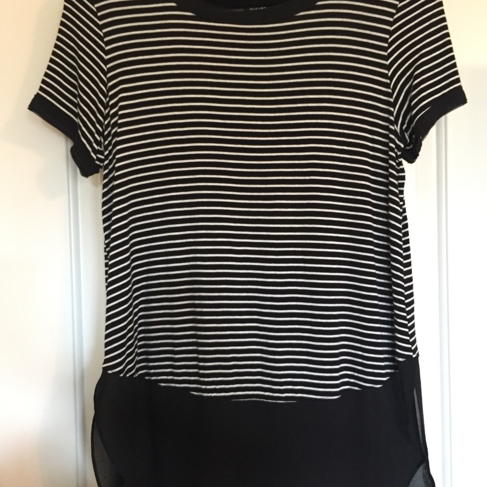 (NWOT) Bobeau Black and White Stiped Top