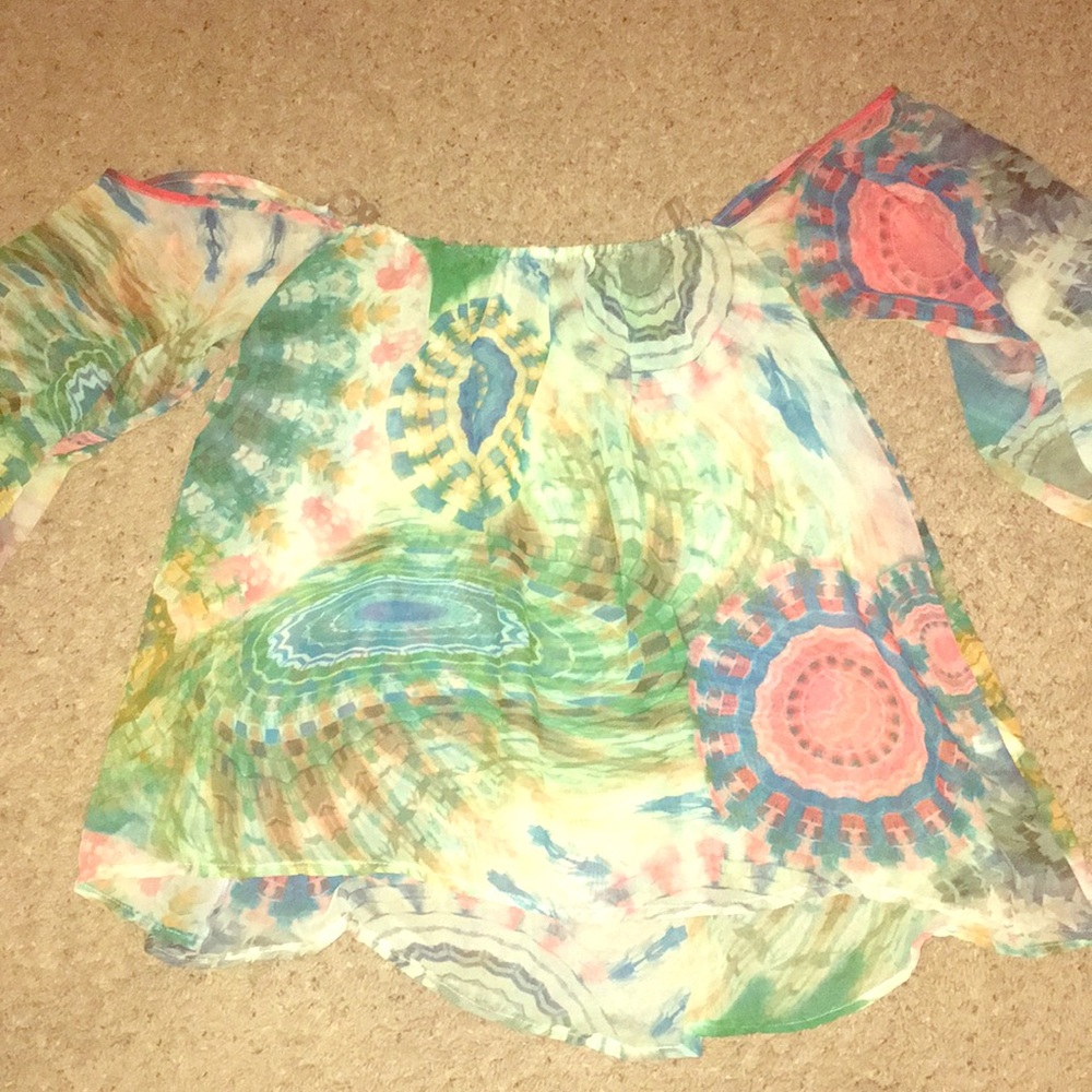 Long sleeve shoulder shirt