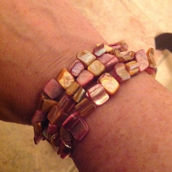 🌸 7 Piece Necklace & Bracelet Set 🌸 - Picture 7 of 14