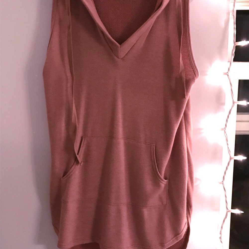 sleeveless hoodie