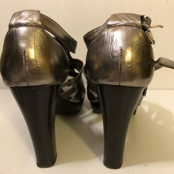 Shoes - Picture 2 of 8