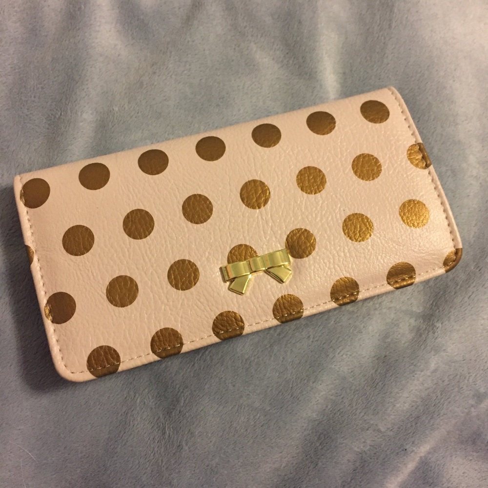 Gold Polkadot Wallet