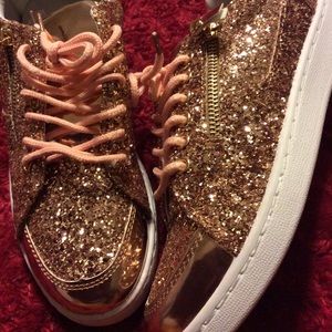 New super cute rose cold glitter tennis shoes.