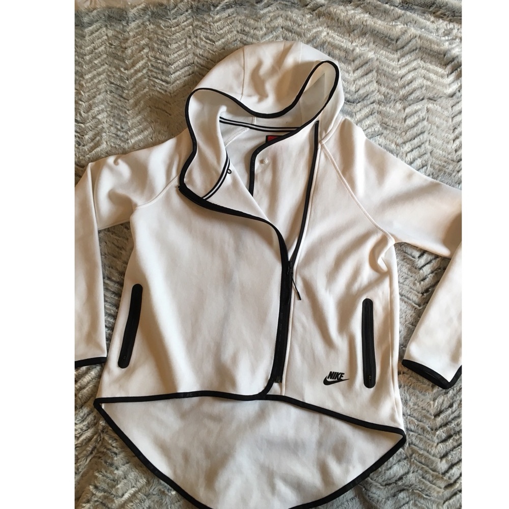 Nike pull over sweater