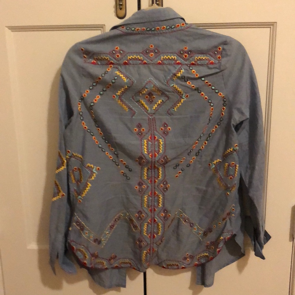 NWOT Kas New York Chambray Embroidered Top