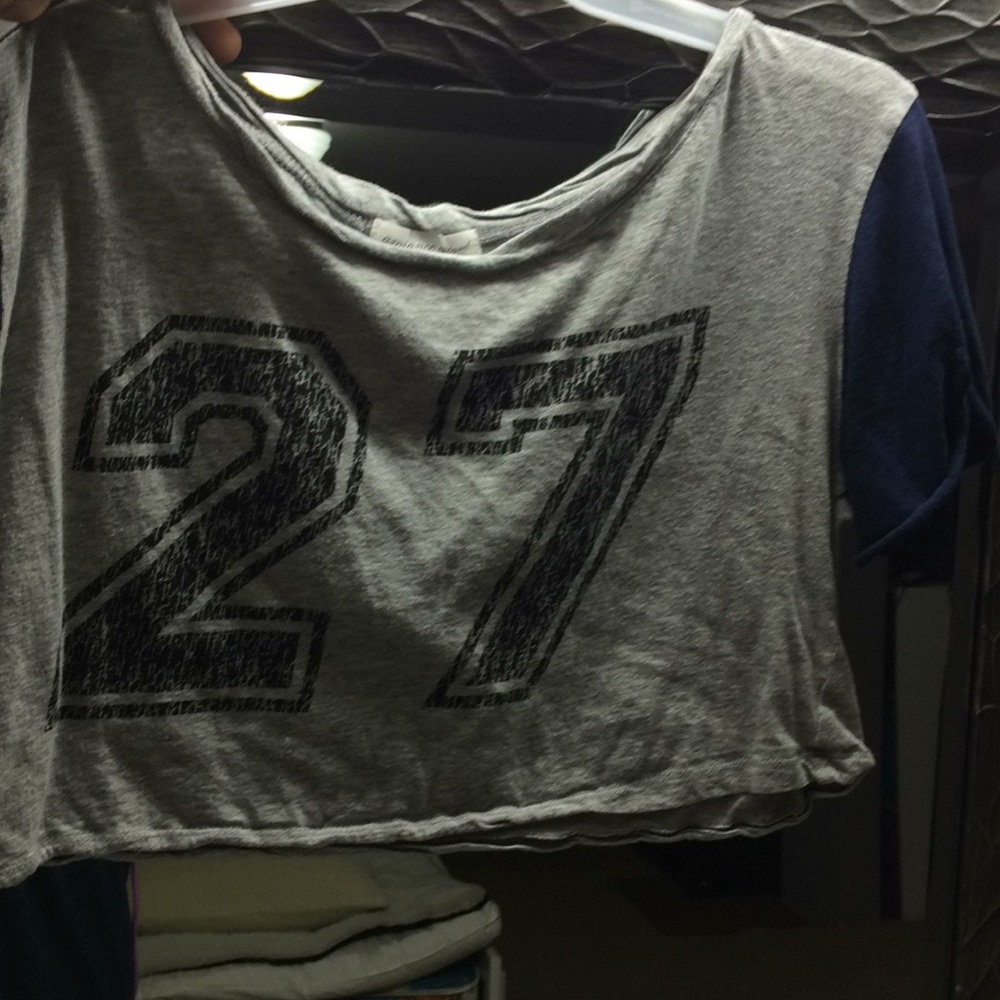 Short  sleeve crop top