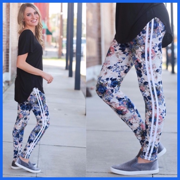 LAST ONE!❄️FLORAL STRIPED LEGGINGS❄️ - Picture 2 of 2