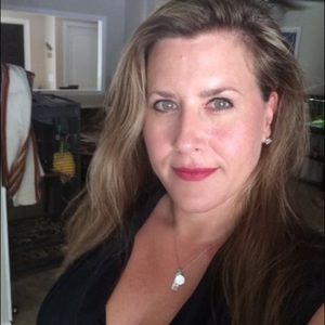 Meet your Posher, Laurie