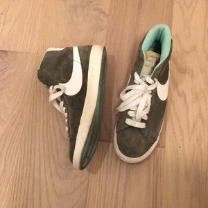 Nike Blazer Sneakers