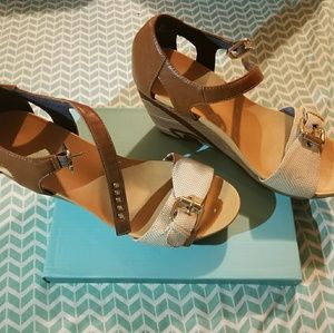 Super comfy Dr scholls heels