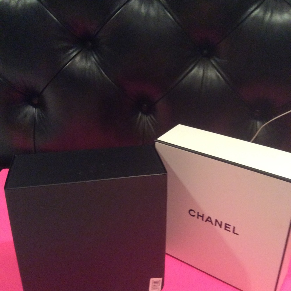 Chanel Square Gift Boxes - Picture 6 of 7