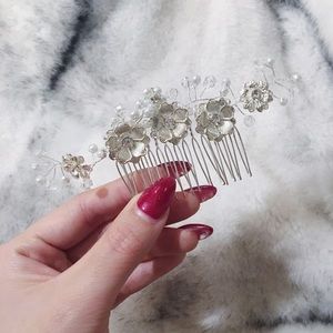 Crystal & Pearl Comb