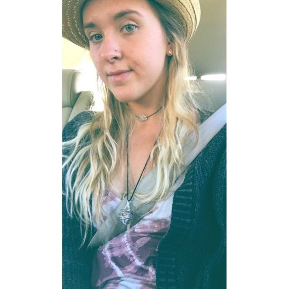 Meet your Posher, Macie