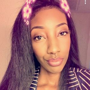 Meet your Posher, Roytavia