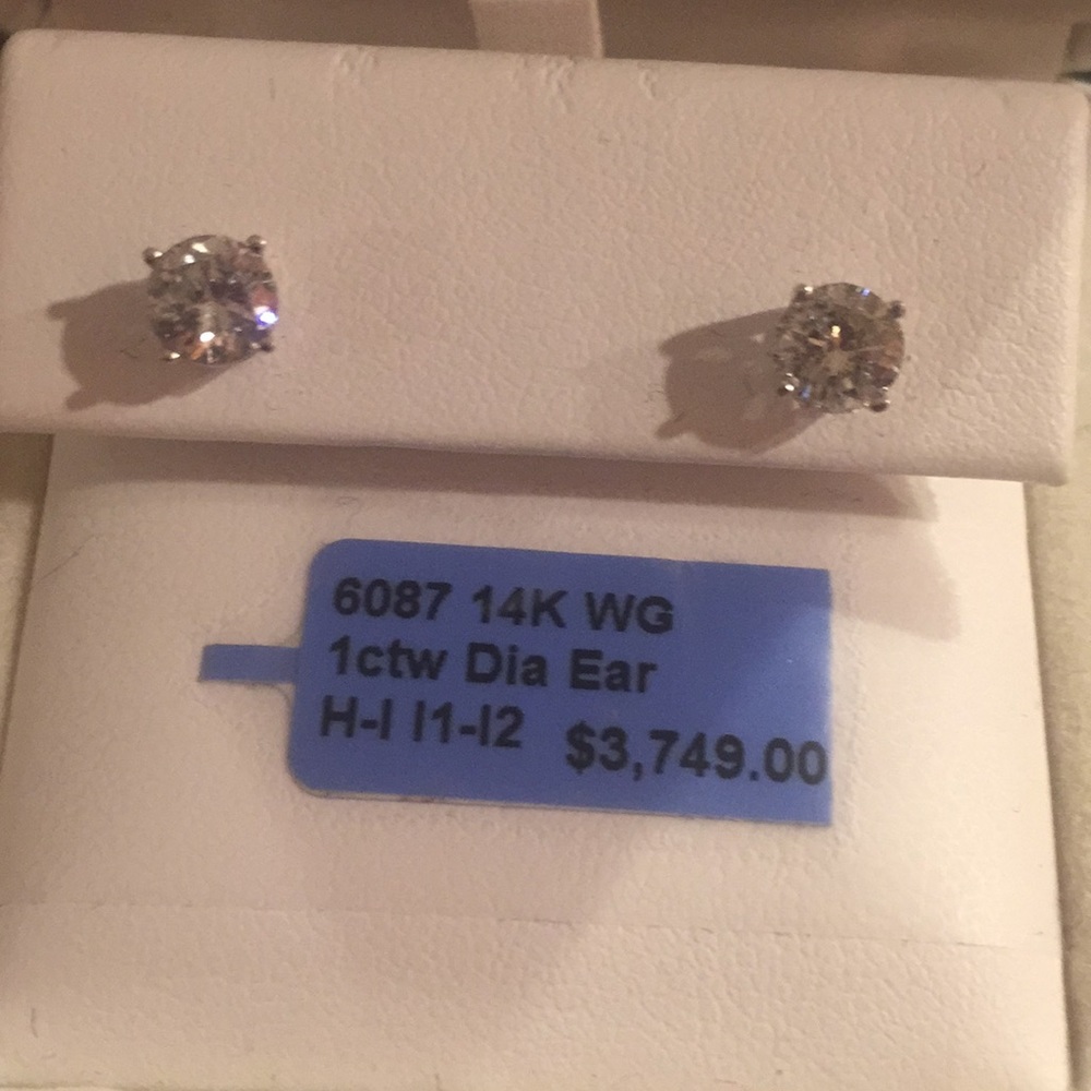 1 Carat 14k White Gold Diamond Stud Earrings