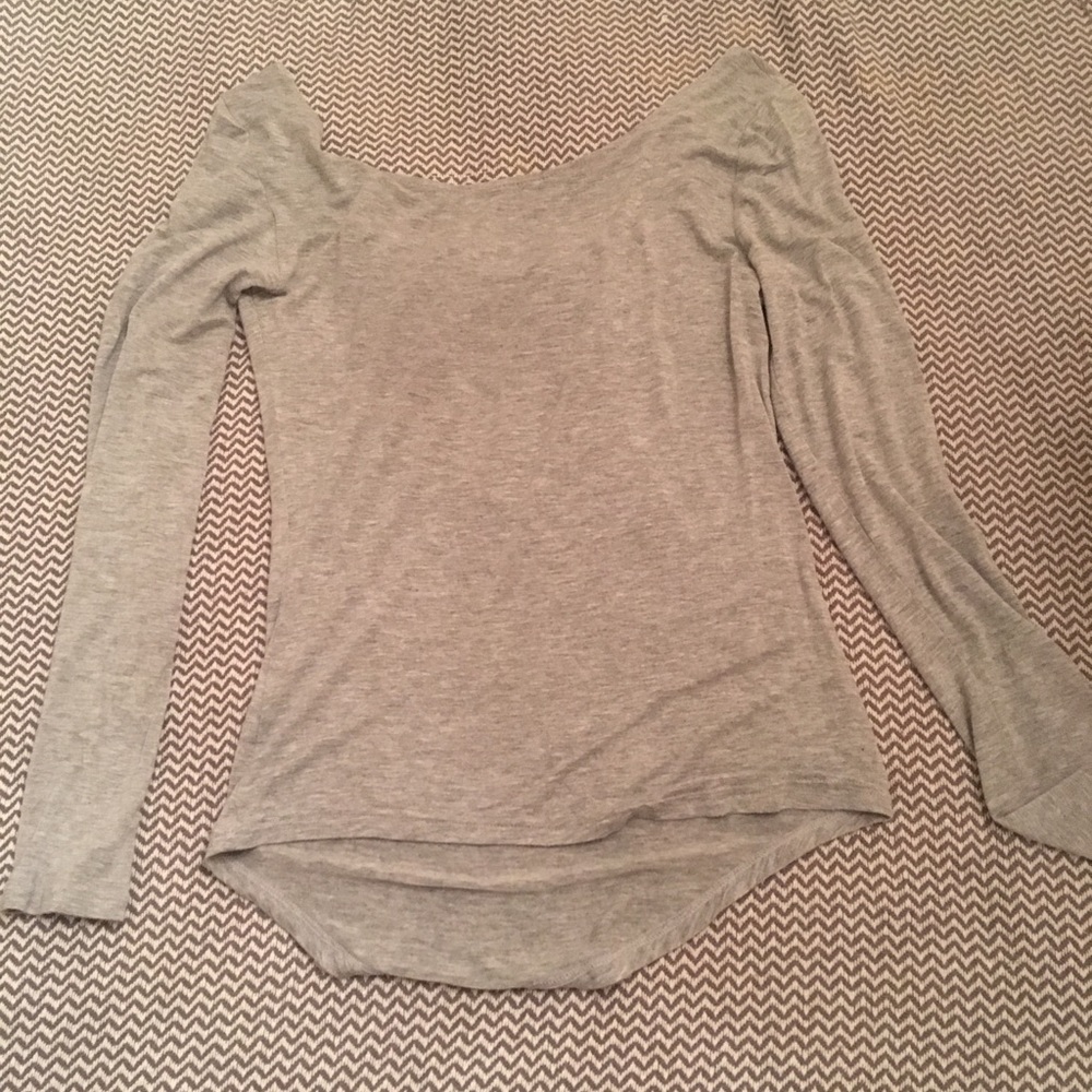 3/4 length shirt with bow in the back