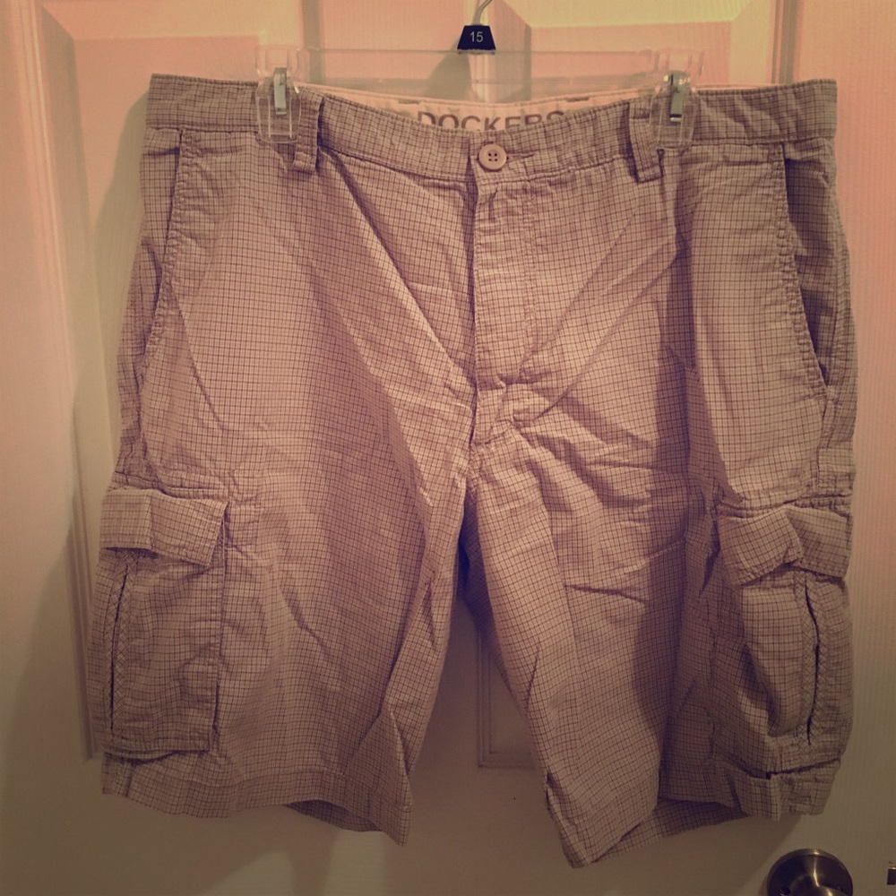 Men's Dockers Tan Plaid Shorts EUC