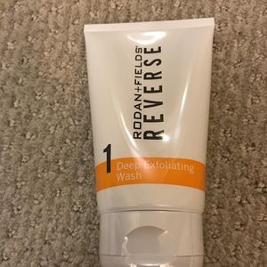 Rodan and Fields Reverse Deep Exfoliating Wash