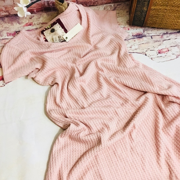 Cupio Tops - CUPIO Pale Pink Tunic Top, Size Medium NWT