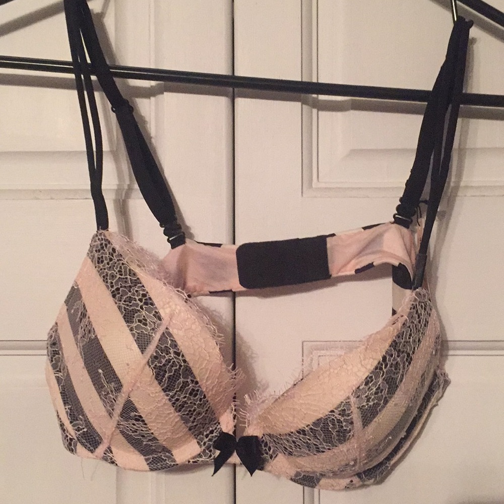 Victorias secret very sexy bra