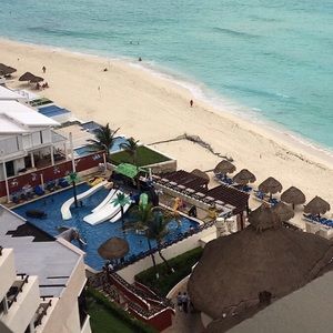 Meet your Posher, Dee