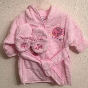 🌸 NWOT Just Born Baby Bath Robe with Slippers🌸
