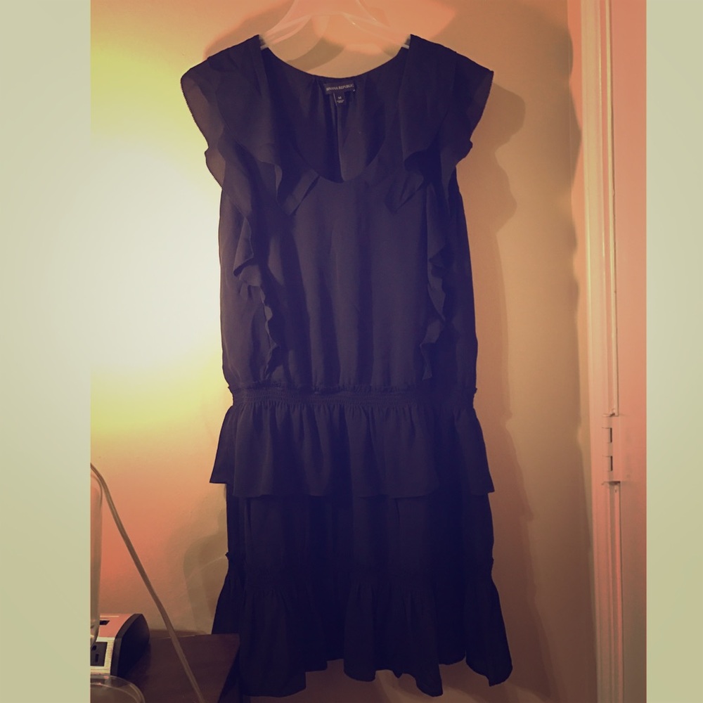 Cute Black ruffly dress!