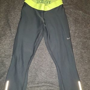 Nike crop legging