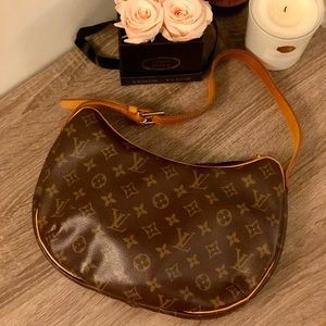 Louis Vuitton Monogram Croissant MM
