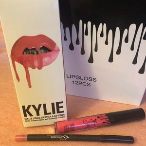 BRAND NEW Kylie lip kit- Strawberry Cream
