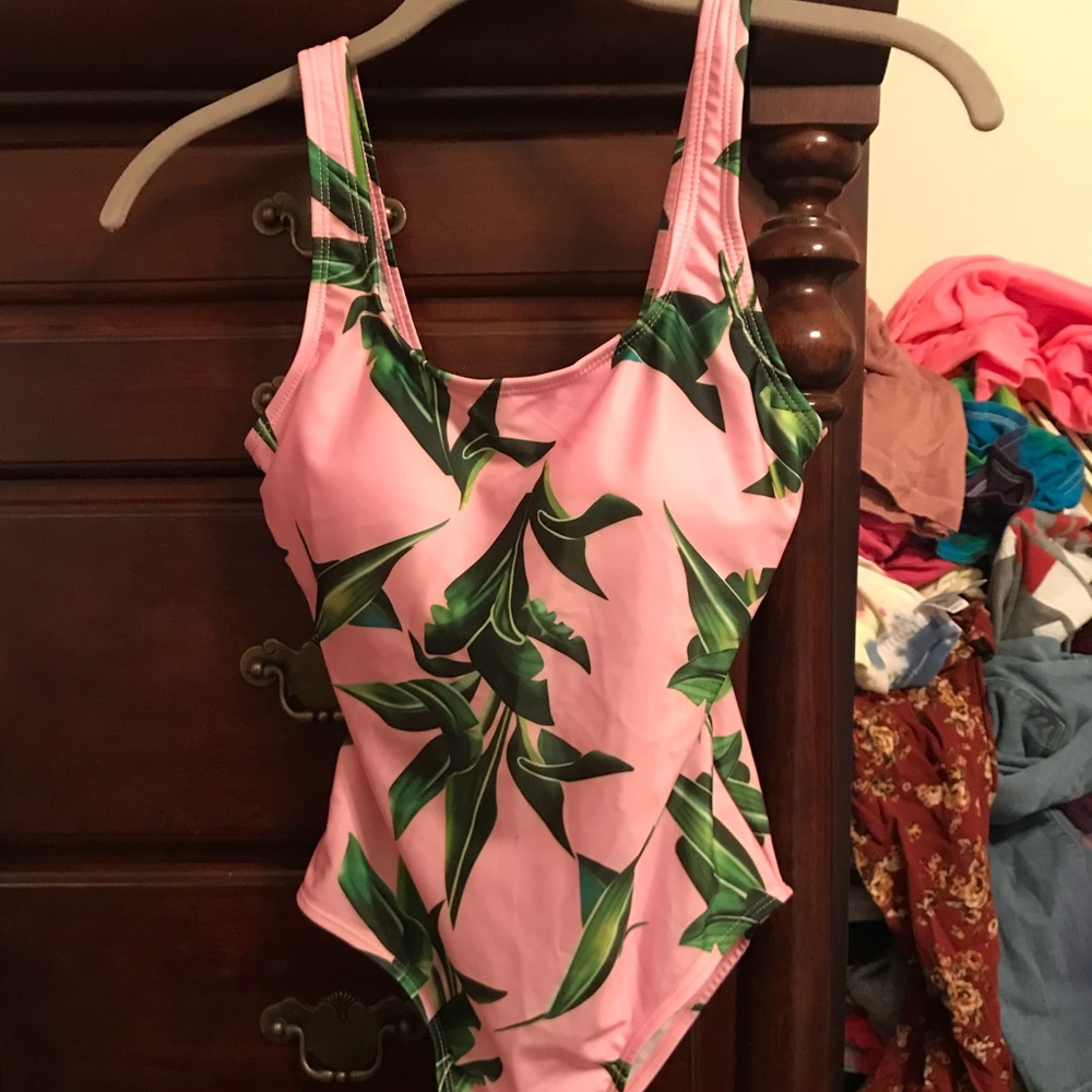 One piece bathing suit
