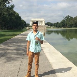 Meet your Posher, Camilo