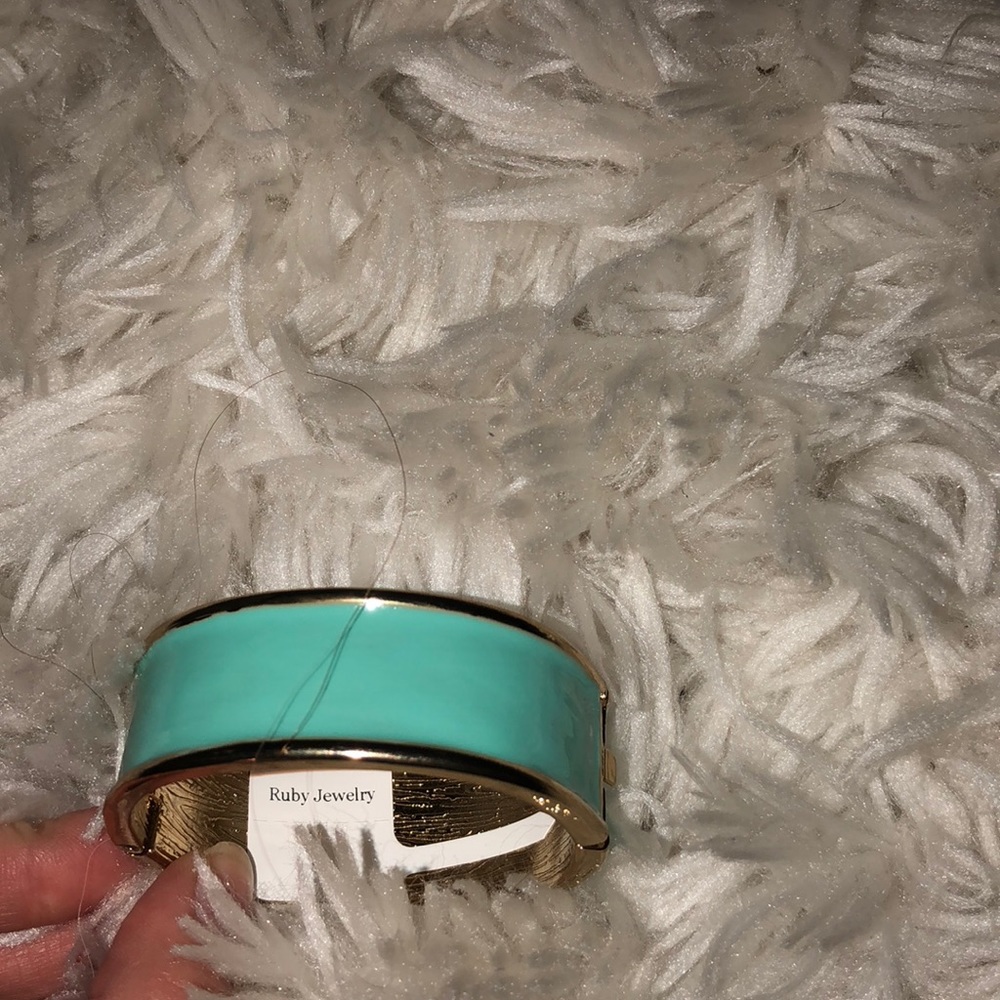 Turquoise clasp bracelet