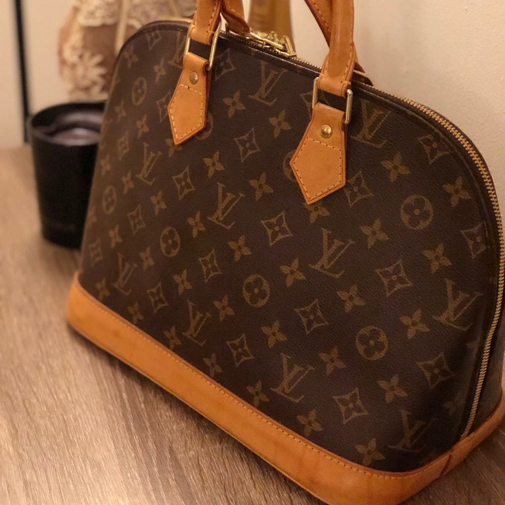 Louis Vuitton Monogram Alma MM