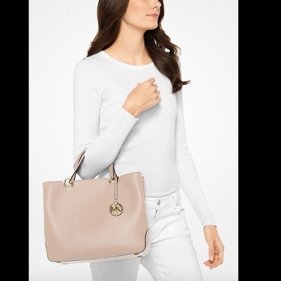 Sold! - Picture 3 of 6