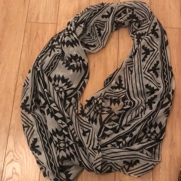 Aztec Print Infinity Scarf - Picture 2 of 3