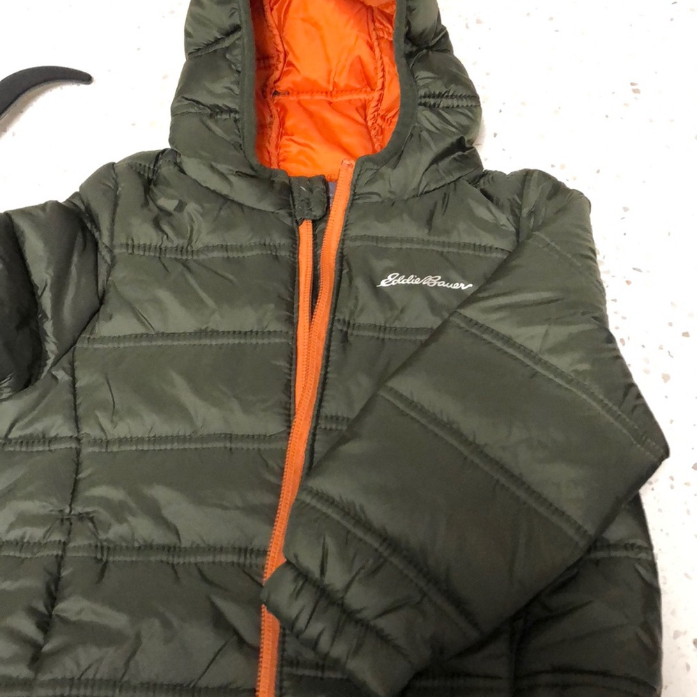 Eddie bauer 2t unisex puffer wirh hood. New!