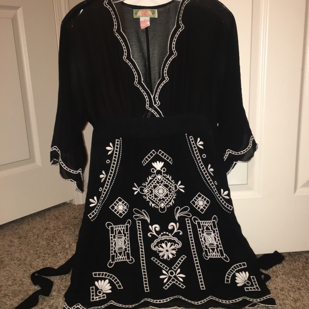 Flying Tomato black dress