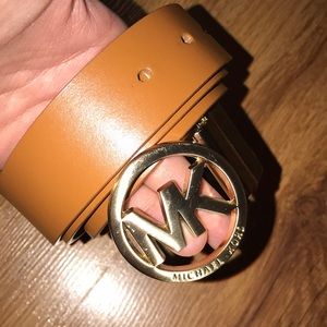 Michael Kors size M belt