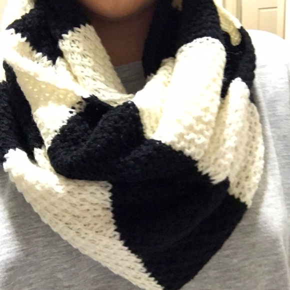 Infinity scarf - Picture 2 of 2