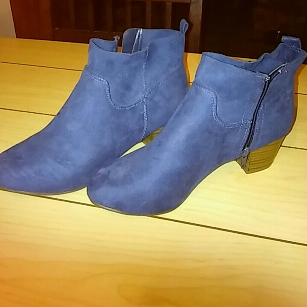NWOT navy blue ankle boots