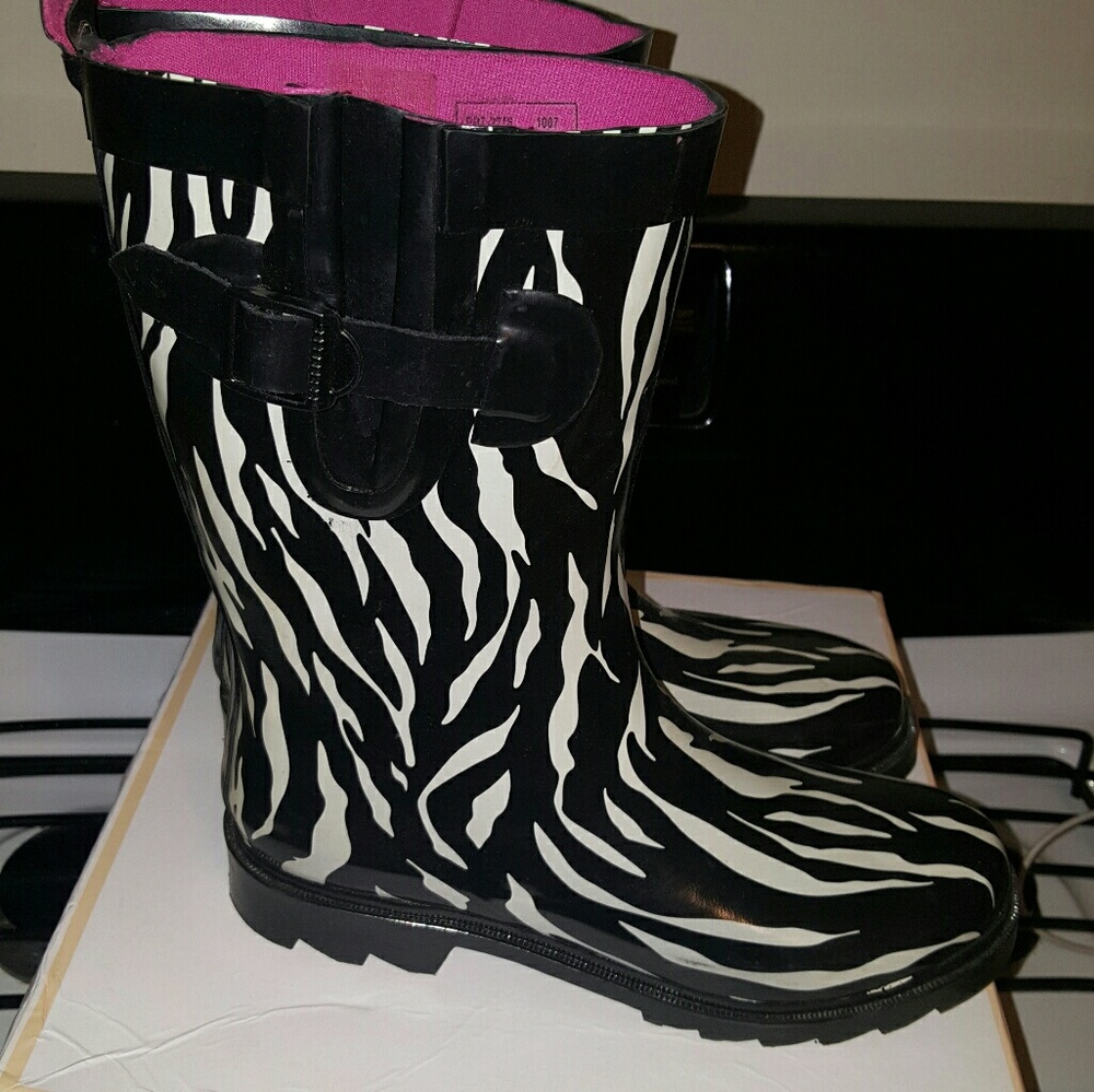 Capelli rain boots,  Zebra print, size 6