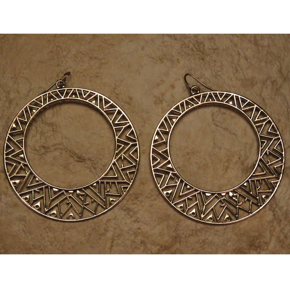 Bebe large antique silver earring NWOT bbe35nc - Picture 2 of 3