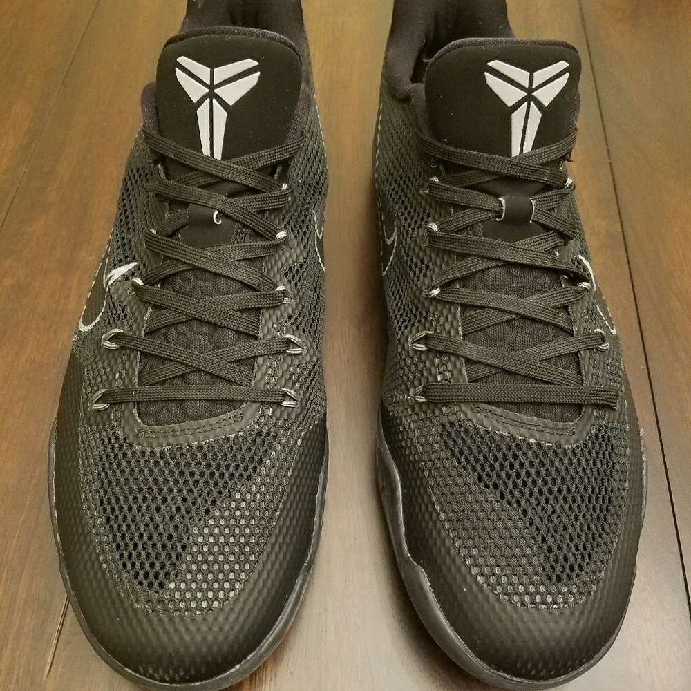 2016 Nike Kobe XI size 11