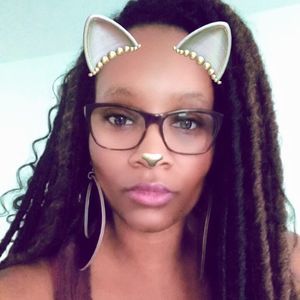 Meet your Posher, Alecia