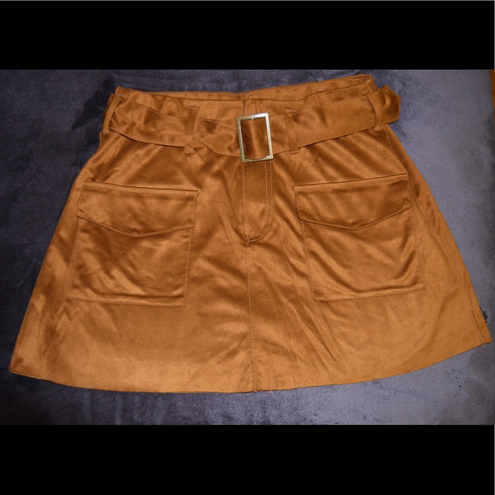 NWOT! Beautiful Brown suede skirt with belt - Picture 2 of 5