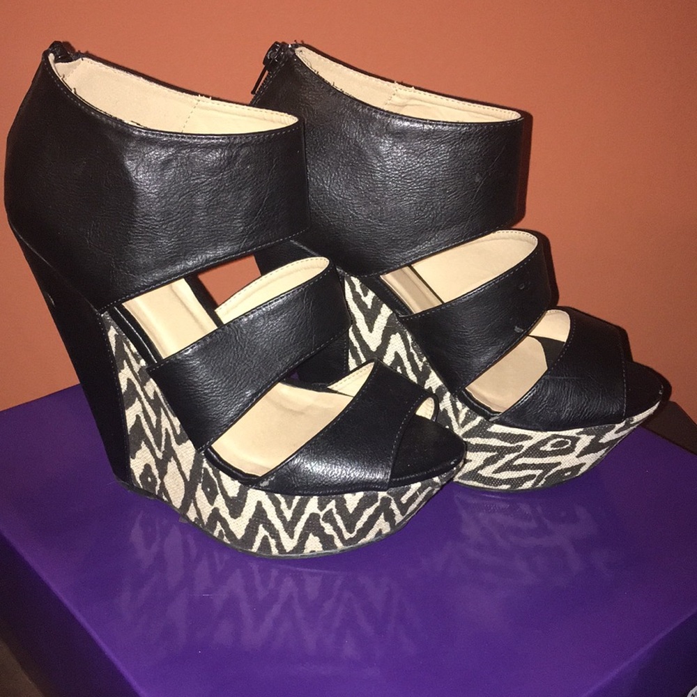 Funky Black and Tan wedge with gold accents