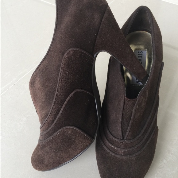 Steve Madden Brown Suede booties size 6 - Picture 2 of 8