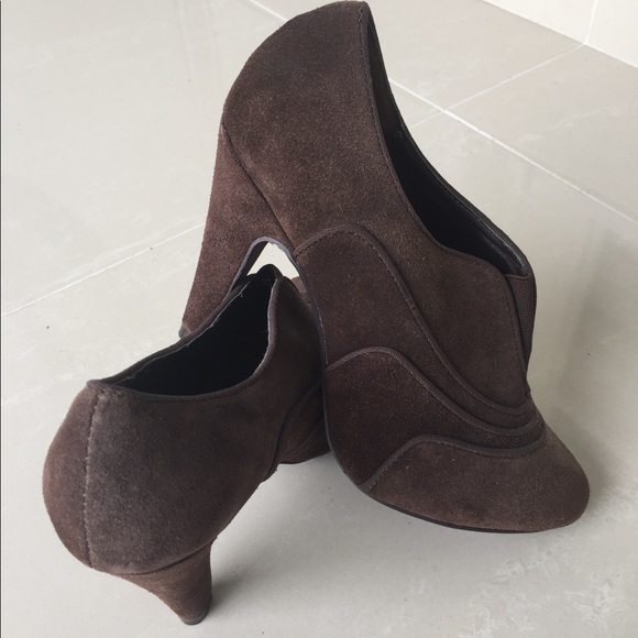 Steve Madden Brown Suede booties size 6 - Picture 4 of 8