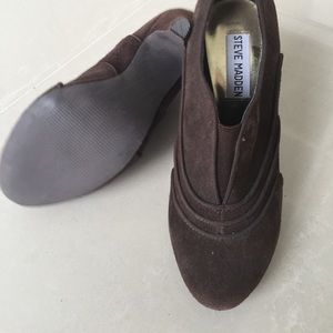Steve Madden Brown Suede booties size 6